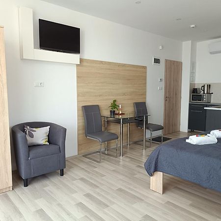 Ujhely Apartmanhaz Siófok Exterior foto