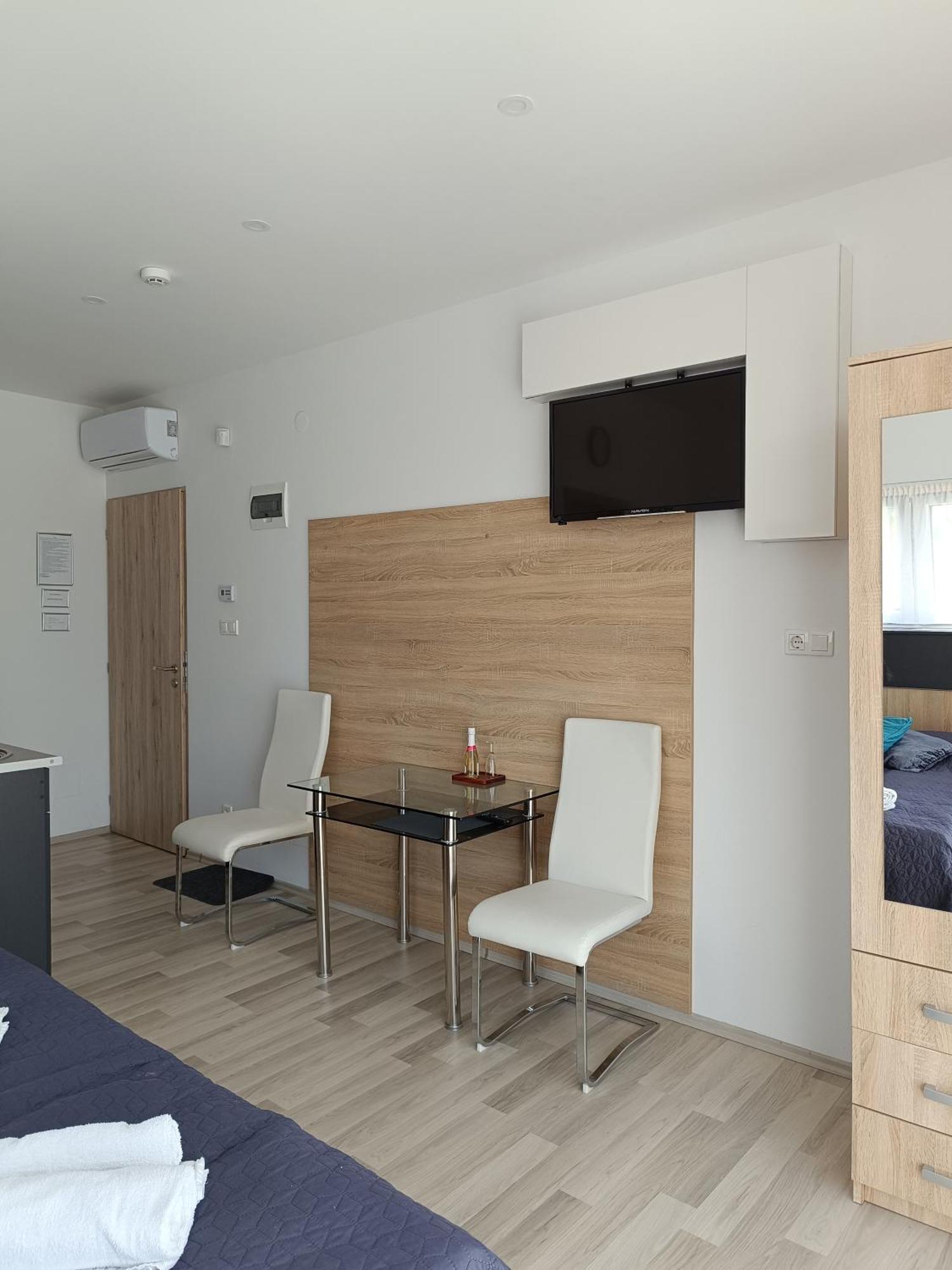 Ujhely Apartmanhaz Siófok Exterior foto