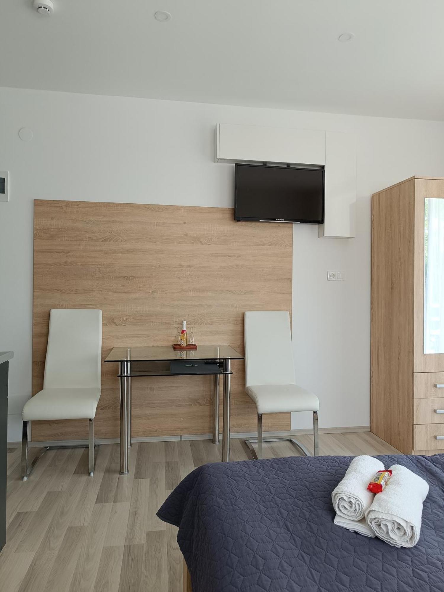 Ujhely Apartmanhaz Siófok Exterior foto
