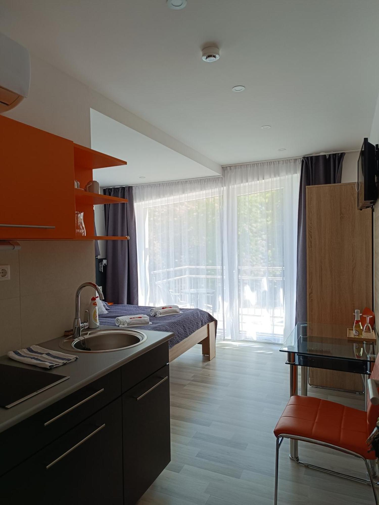Ujhely Apartmanhaz Siófok Exterior foto