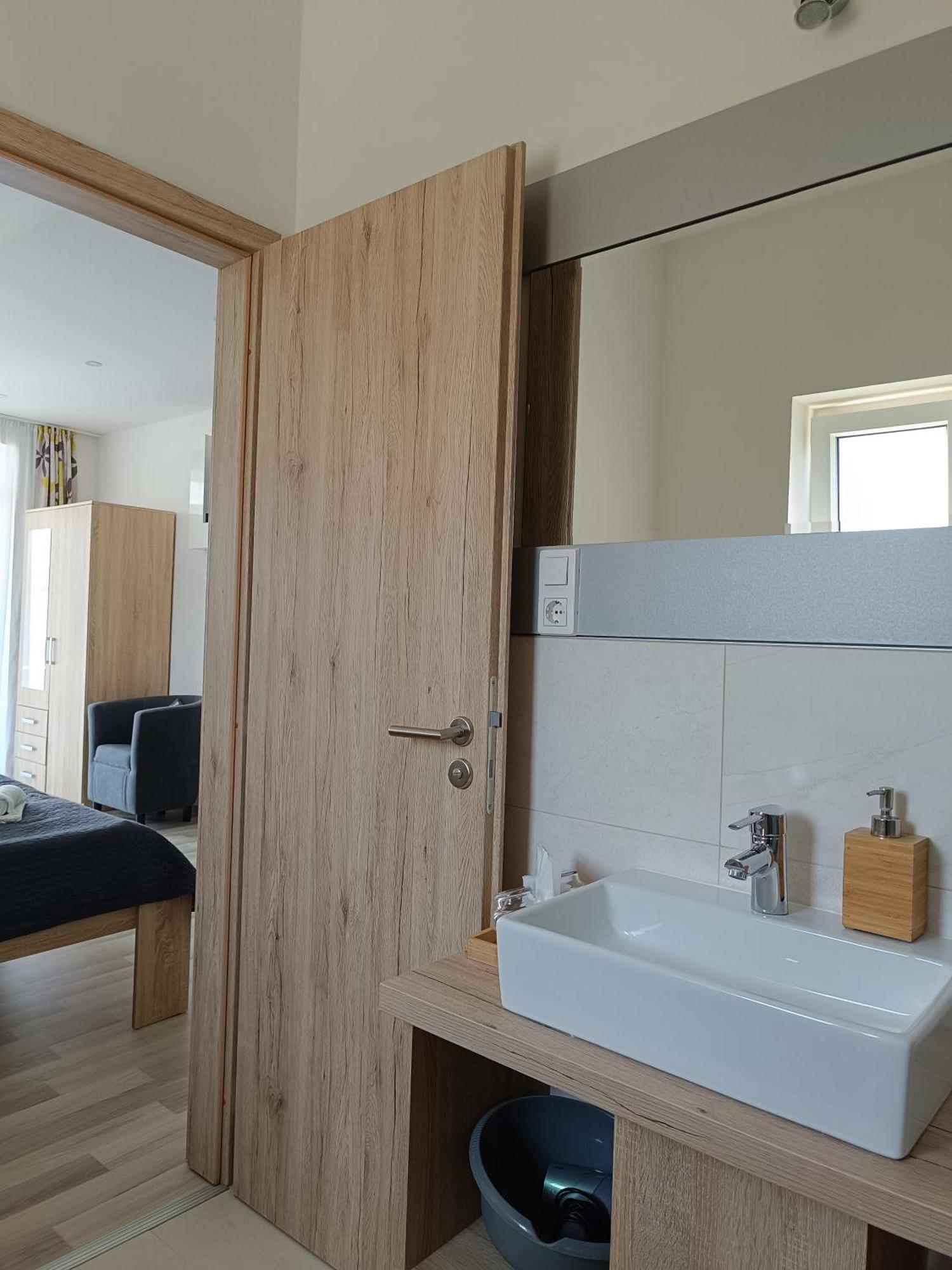 Ujhely Apartmanhaz Siófok Exterior foto