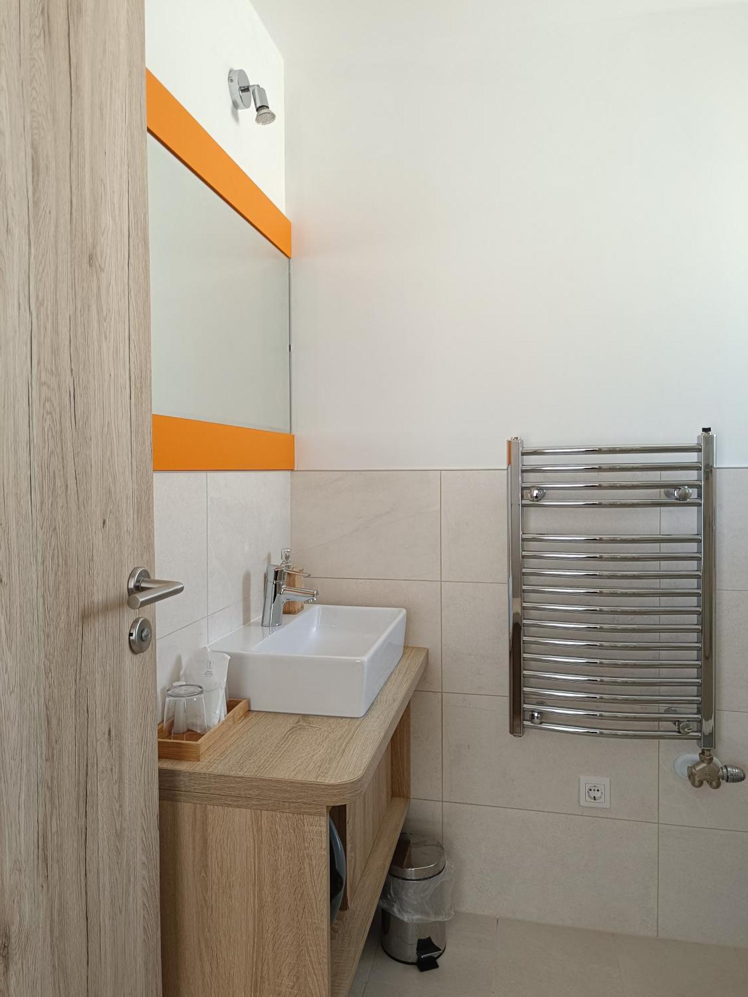Ujhely Apartmanhaz Siófok Exterior foto