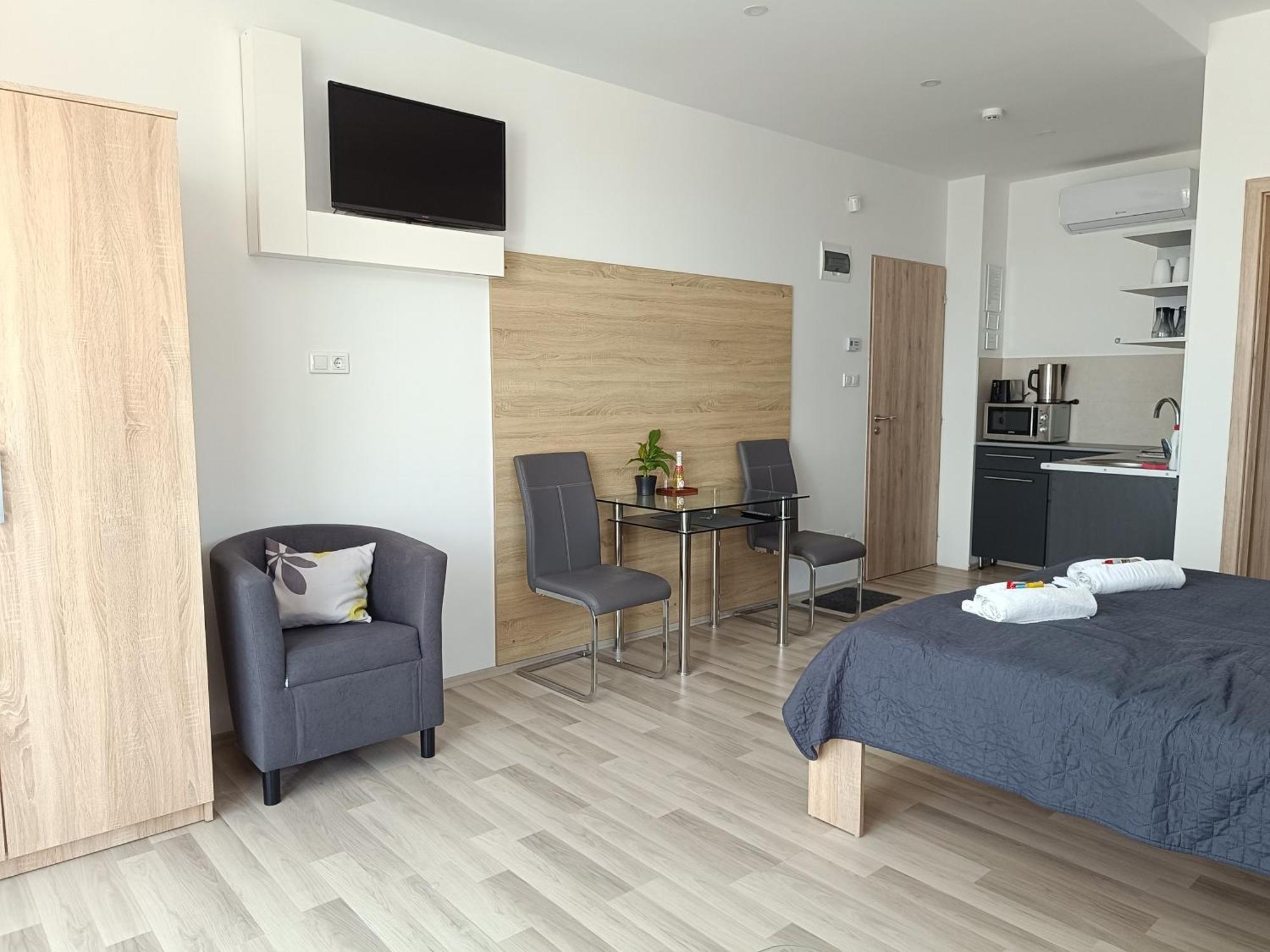Ujhely Apartmanhaz Siófok Exterior foto