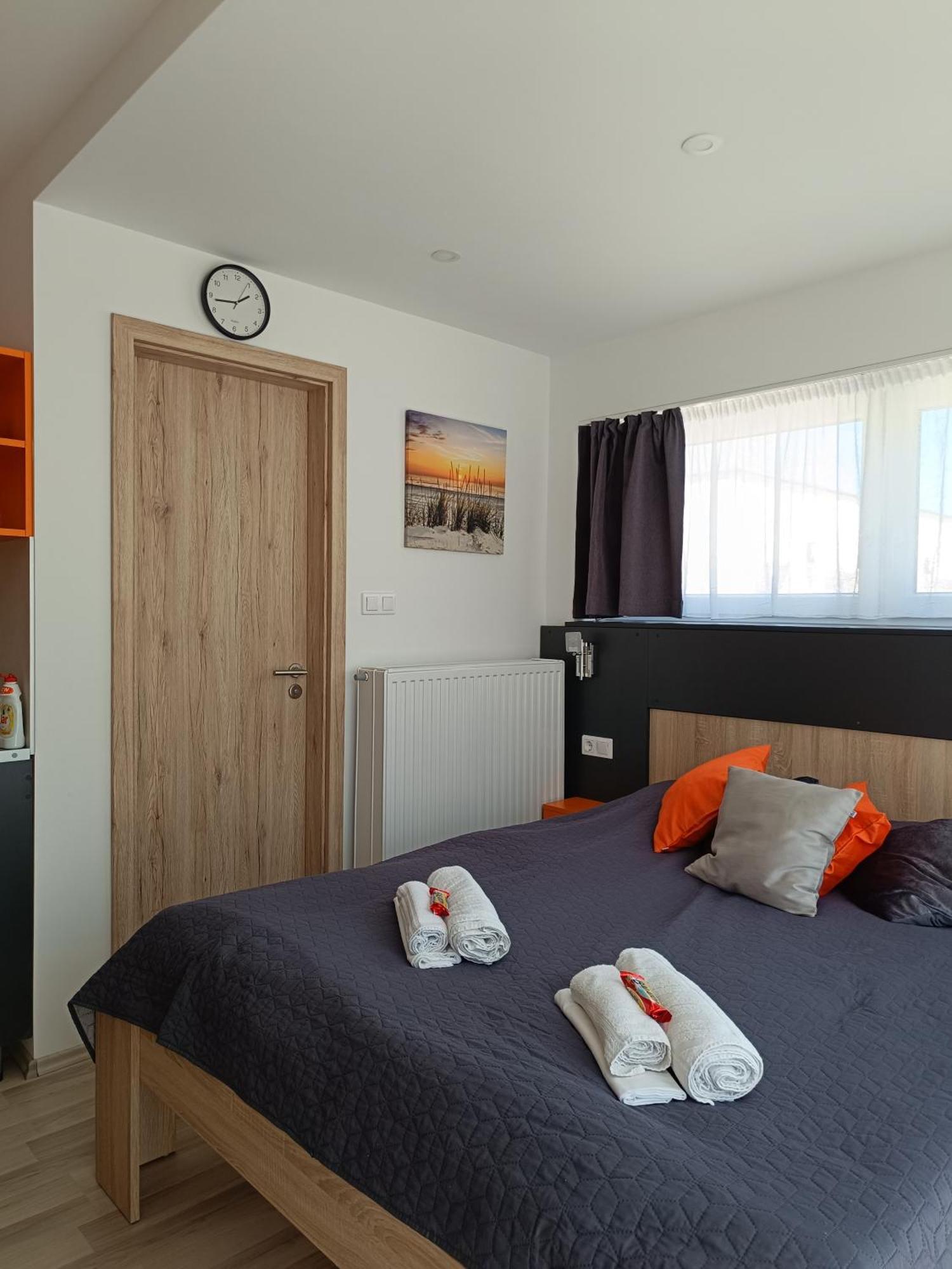 Ujhely Apartmanhaz Siófok Exterior foto