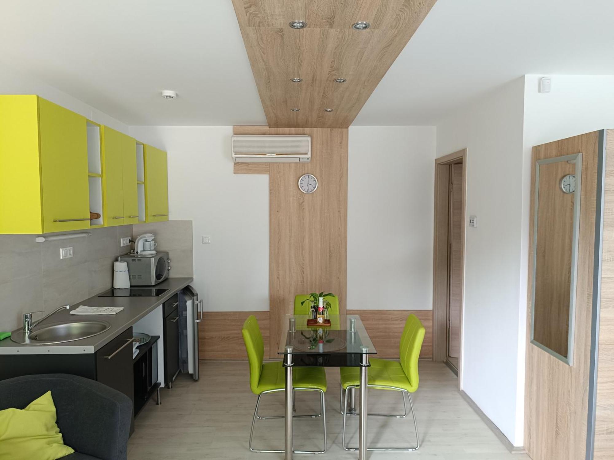Ujhely Apartmanhaz Siófok Exterior foto
