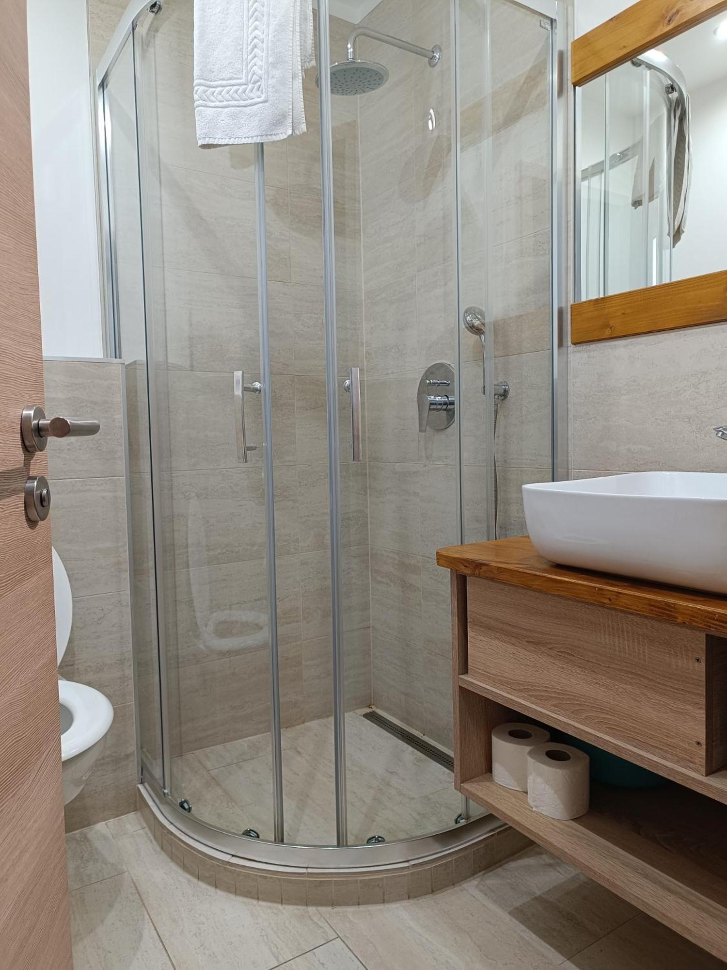 Ujhely Apartmanhaz Siófok Exterior foto