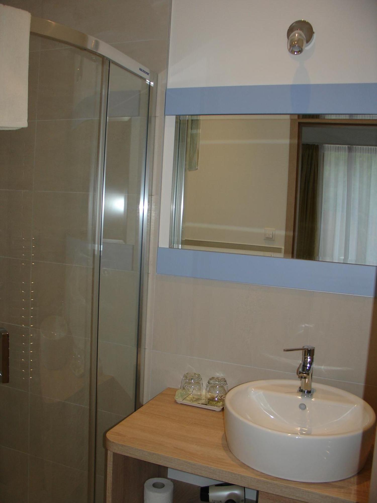 Ujhely Apartmanhaz Siófok Exterior foto
