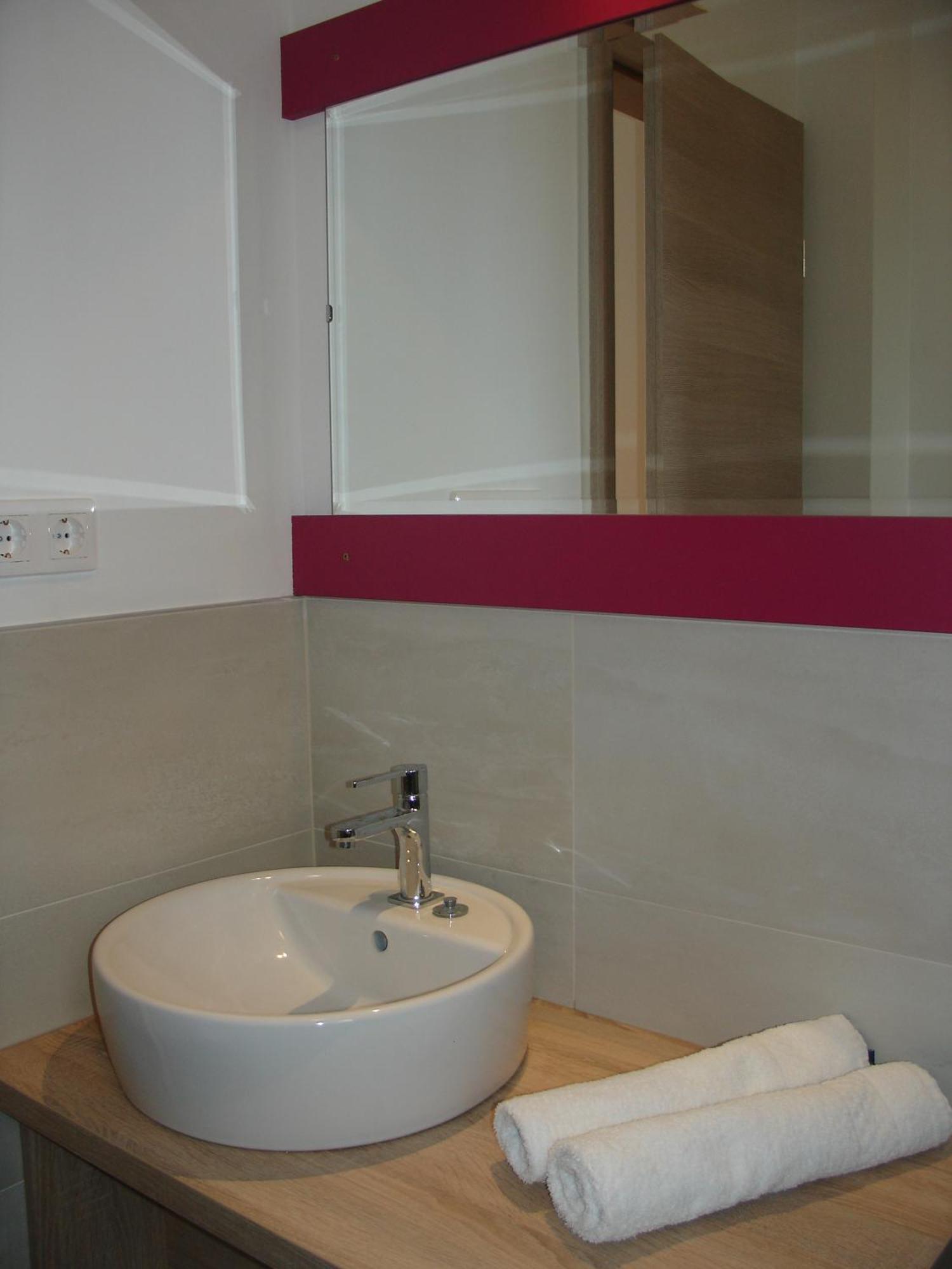 Ujhely Apartmanhaz Siófok Exterior foto